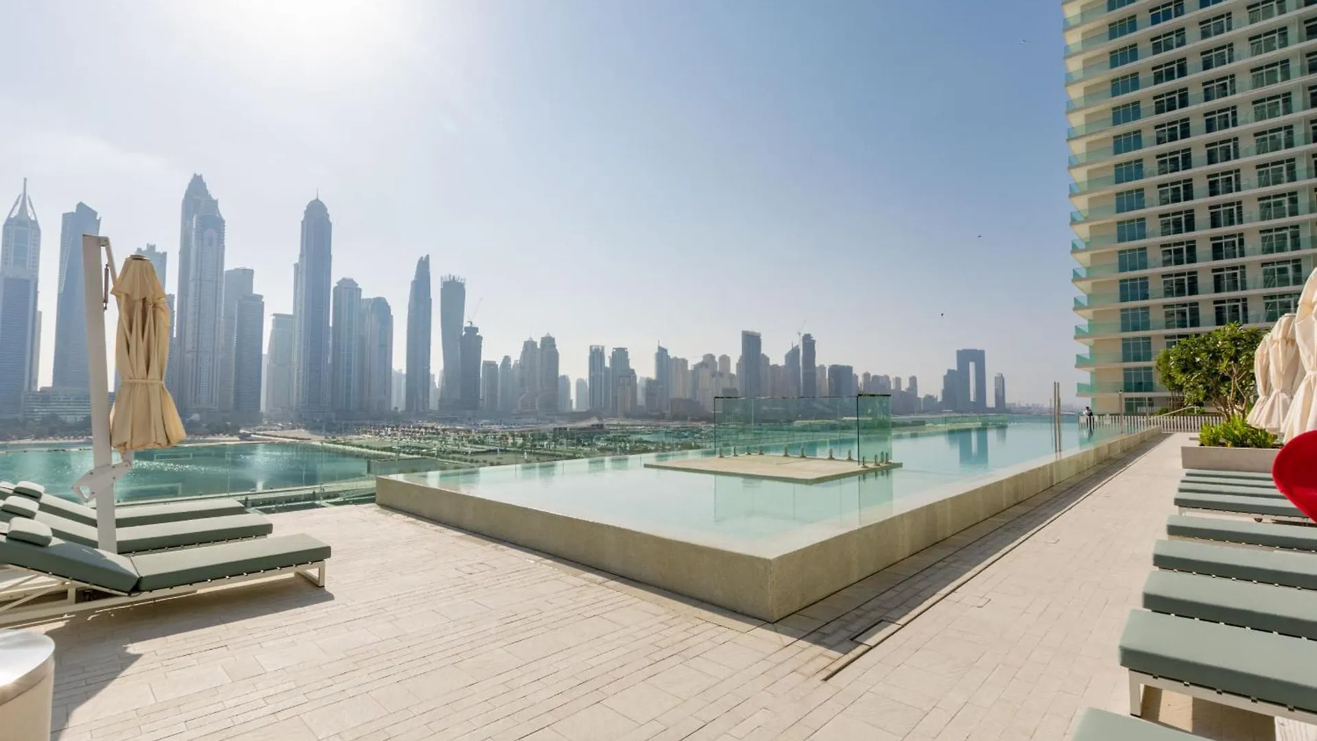 Vayk - Stunning 2 Bd In Emaar Beachfront With Beach Access Apartment Dubai