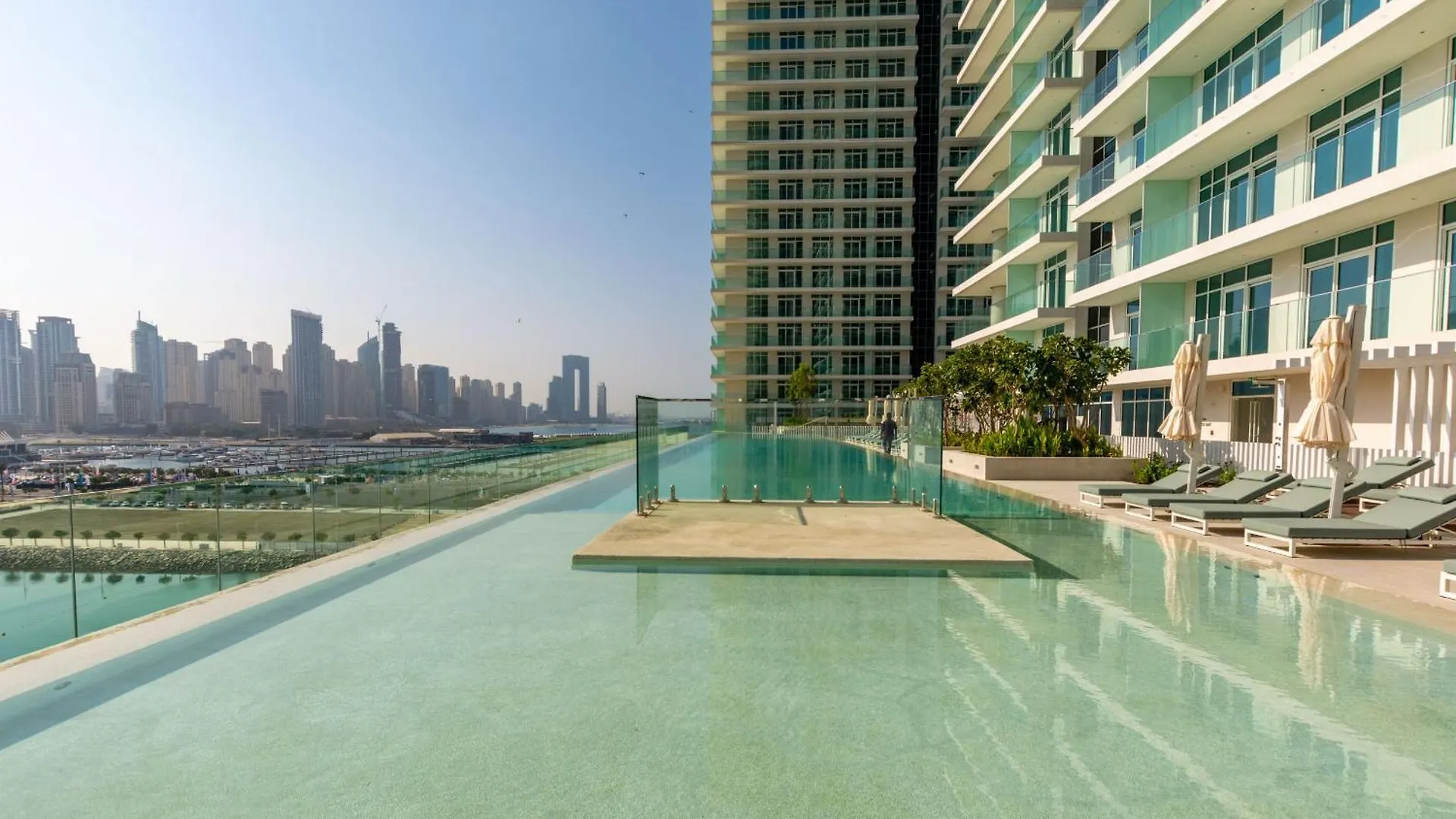 Vayk - Stunning 2 Bd In Emaar Beachfront With Beach Access Apartment Dubai