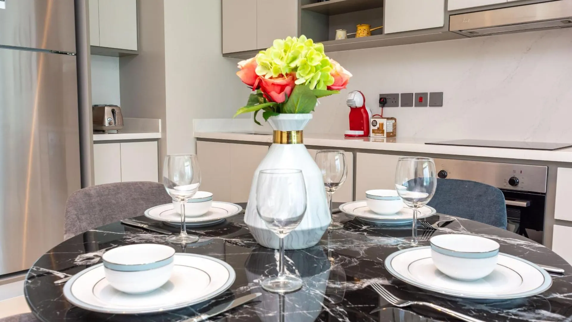 Vayk - Stunning 2 Bd In Emaar Beachfront With Beach Access Apartment Dubai United Arab Emirates