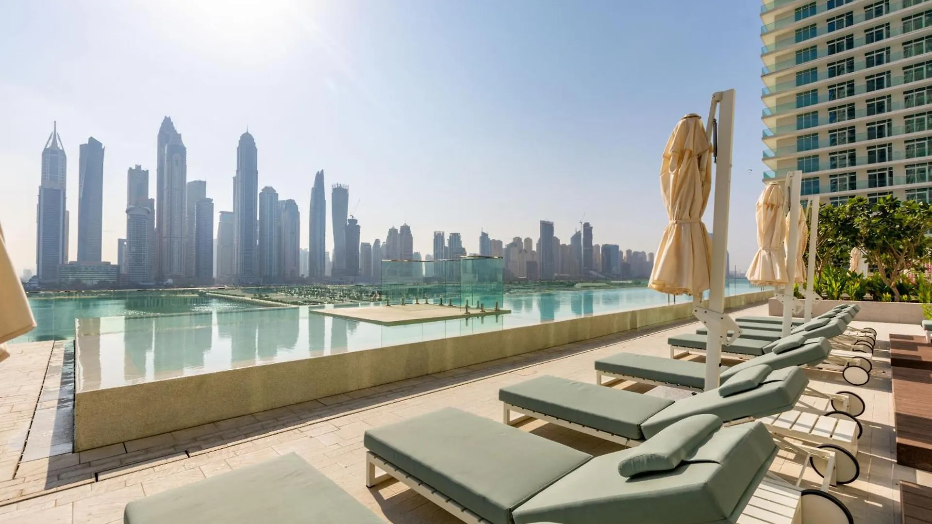 Vayk - Stunning 2 Bd In Emaar Beachfront With Beach Access Apartment Dubai